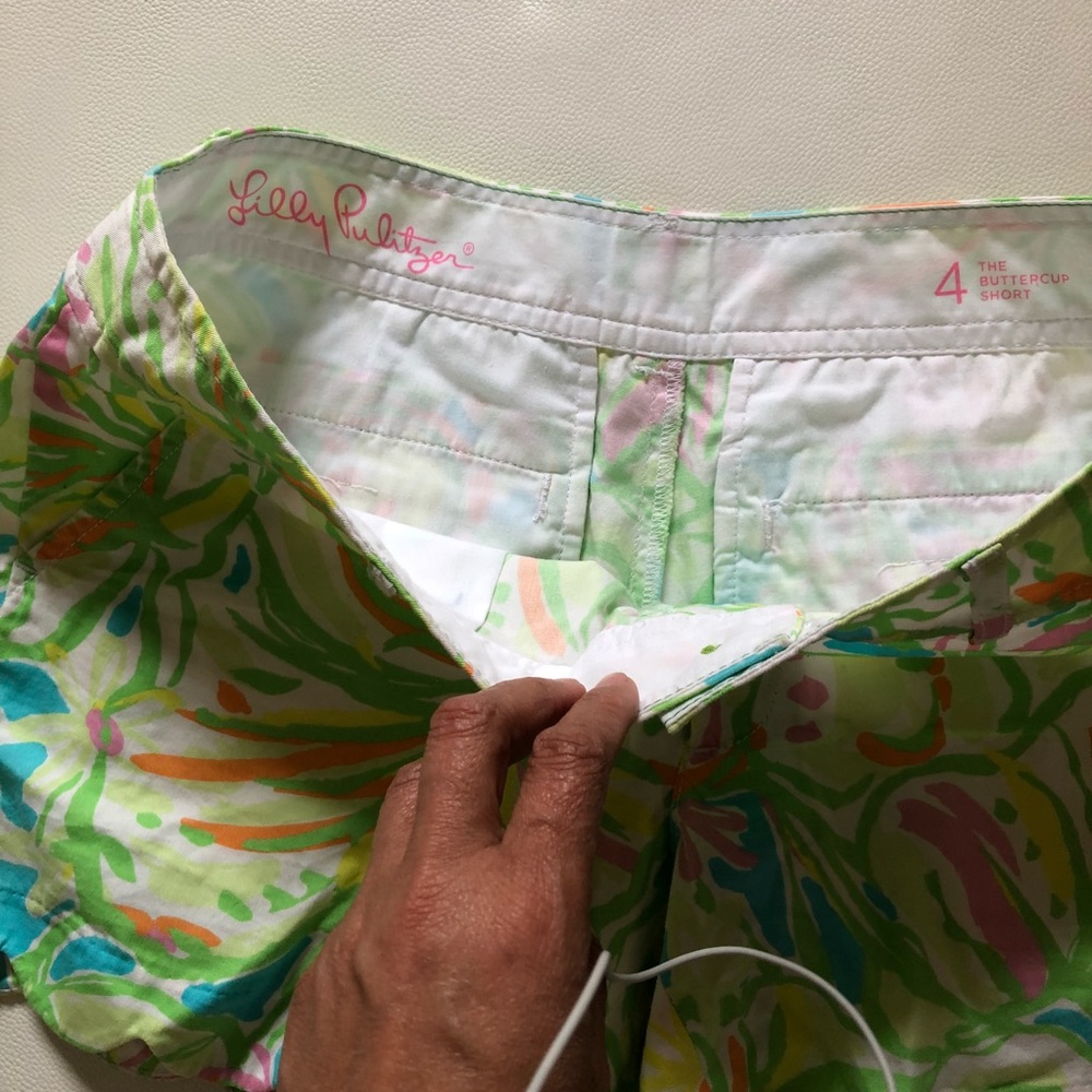 Lilly Pulitzer Buttercup elephant ears shorts. sz4 - Picture 4 of 6